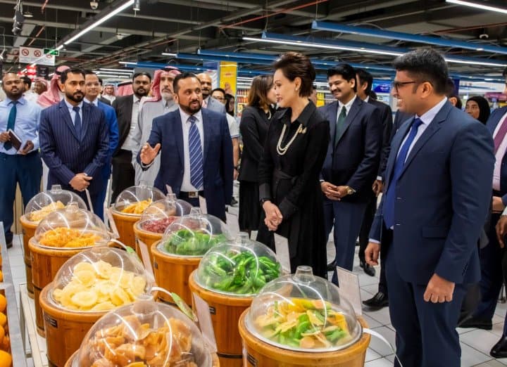 Thailand’s Minister of Commerce Visits LuLu Hypermarket in Saudi Arabia
