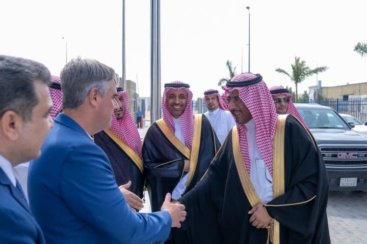 وزير الصناعة والثروة المعدنية يزور منشأة"JBS"في جدة ويطّلع على توسّعها الأخير