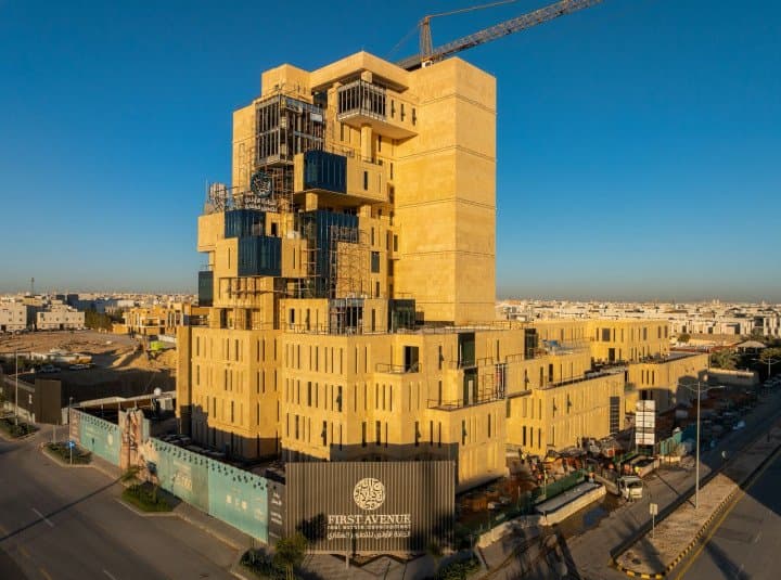 "الجادة الأولى للتطوير العقاري" تحصد جائزة التميز العقاري عن مشروعها "جادة الأعمال - القيروان"