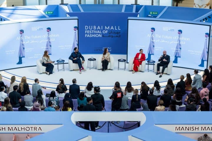 من برودة الخوارزميات إلى دفء الهوية: رحلة البحث عن "الروح" في أروقة دبي مول