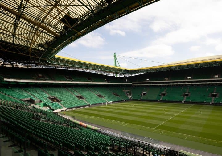 سباق عالمي لإعادة تعريف الملاعب من إسبانيا إلى تشيلي: لماذا تحظى جوائز "الملاعب والمساحات الرياضية" باهتمام دولي متزايد