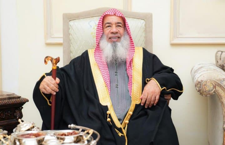 الشيخ الدكتور جاسم بن احمد السعيدي الظفيري يقدم التهاني والتبريكات بمناسبة عيد الفطر السعيد