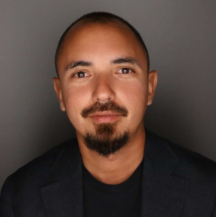 الذكاء الاصطناعي للمؤسسات لا ينبغي أن يكون مجرد قضية محورية، بل يجب أن يكون قضية تشغيلية