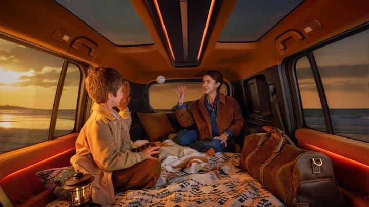 The Geometry of Freedom: Why the Middle East Embraces the Character of the Boxy SUV — and How the iCAUR V27 Responds