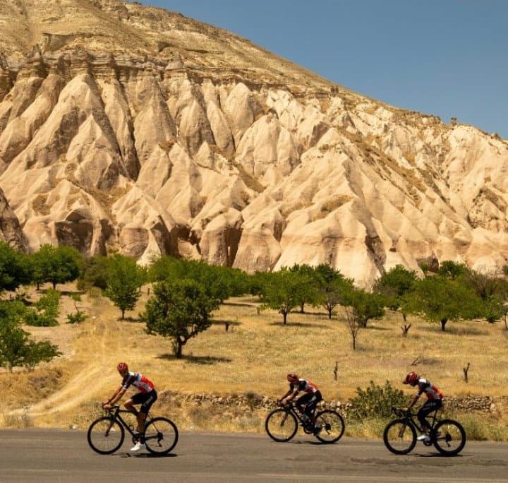 كابادوكيا تتألّق عالميًا.. سباق “سالومون ألترا تريل” يحصد أعلى تقييم أممي في سياحة الرياضة المستدامة