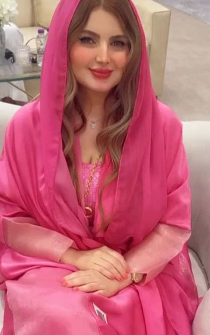 سحاب عبدالله… فتاة سعودية من الطراز الذهبي تسعى لصناعة تأثير إعلامي هادف