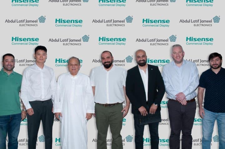 عبد اللطيف جميل للإلكترونيات تعزز حضورها في مجالات حلول الأعمال عبر شراكة استراتيجية مع هايسنس للشاشات التجارية