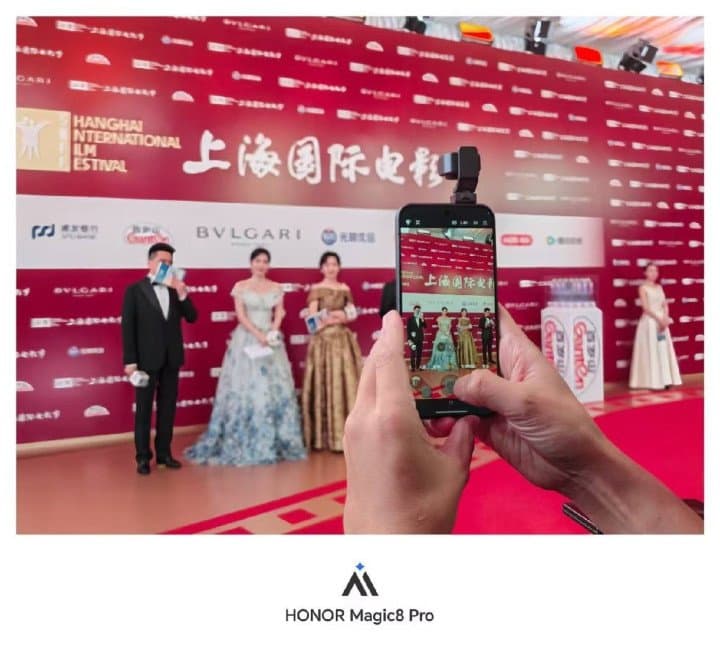 روبوت فون من HONOR يكشف عن أول أعماله السينمائية في مهرجان شنغهاي الدولي للأفلام