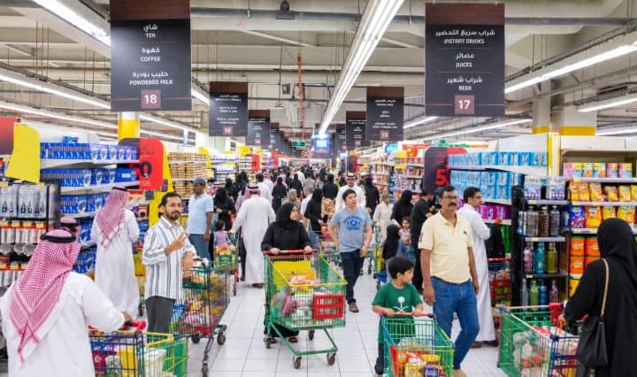 **استقرار الإمدادات الغذائية والأسعار في أنحاء المملكة العربية السعودية**