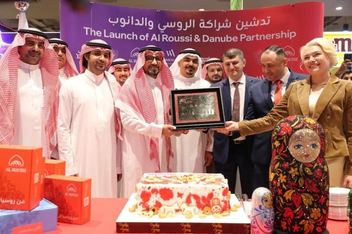 شركة بن داود القابضة وتحالف "ويلكوم ألاينس" يفتتحان ركن "الروسي" في أسواق الدانوب في رد سي مول