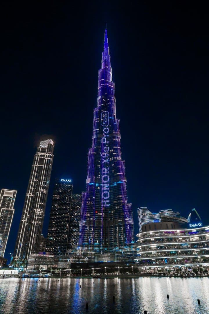 HONOR X9E PRO LIGHTS UP BURJ KHALIFA, SHOWCASING THE INDUSTRY'S LARGEST 11,000MAH BATTERY